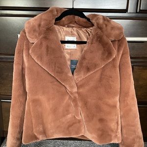 NWT! Abercrombie Plush Faux Fur Cropped Coat